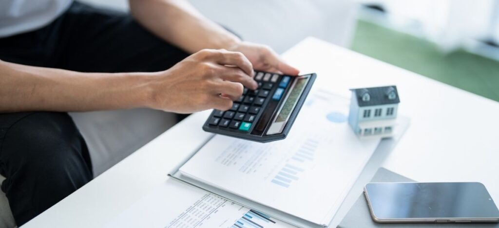 рискове при теглене на жилищен кредит, условия за отпускане на жилищен кредит, размер и такси за жилищен кредит